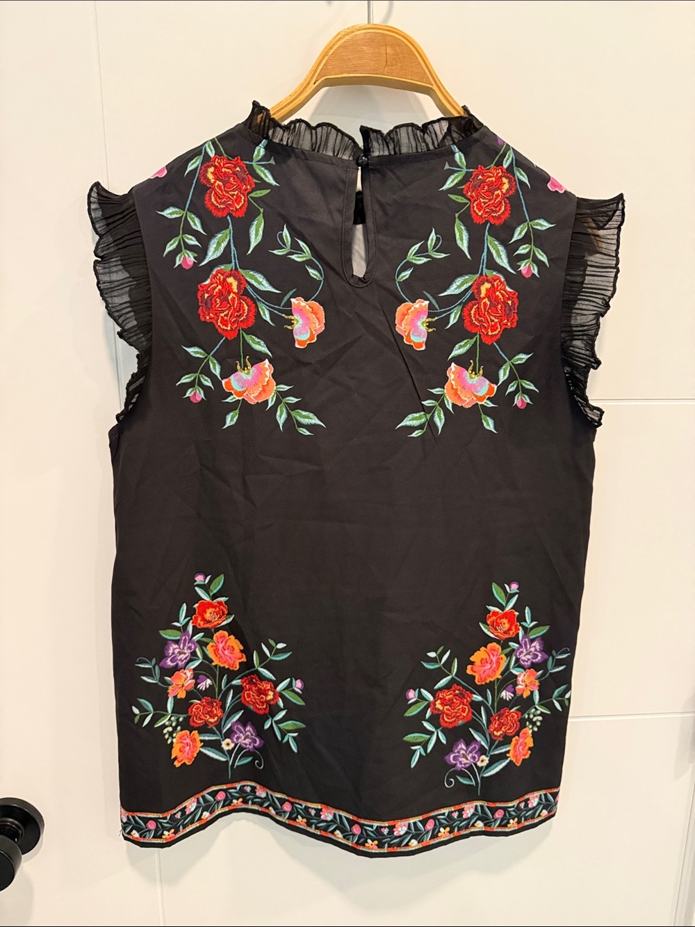 Emery Rose Black Floral L Dress with Ruffle Trim size large